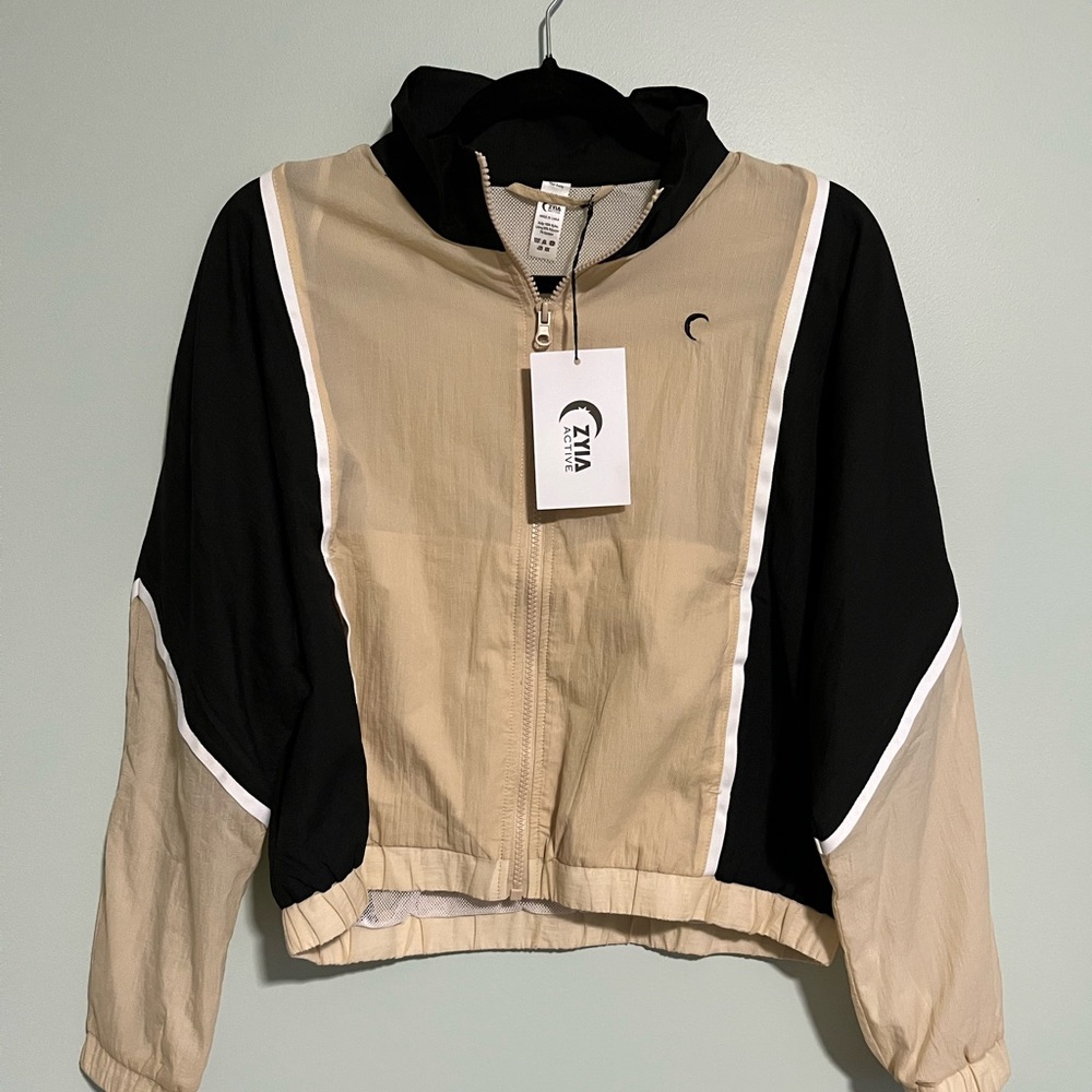 ZYIA Active black and cream windbreaker. XS. NWT